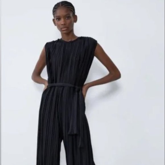 Zara accordion pleat sleeveless jumpsuit LIKE NEW (NEVER WORN) - Picture 2 of 5